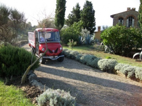 Vertretbare Mobilitat in Agrotourismus-Betrieb, gelegenen an Hugeln