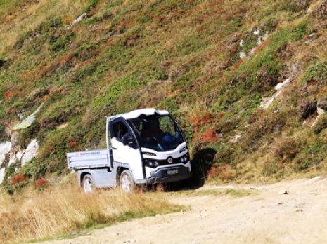 Offroad-Fahrzeuge mit drei Differenzialen