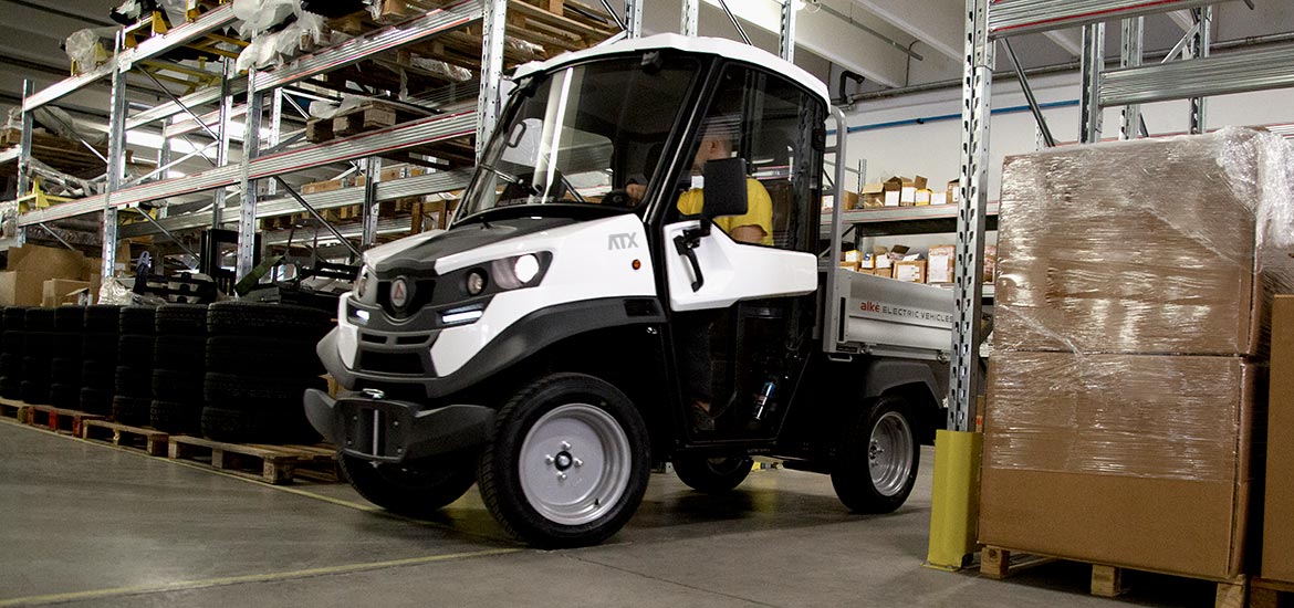 Small electric pick-up - warehouse