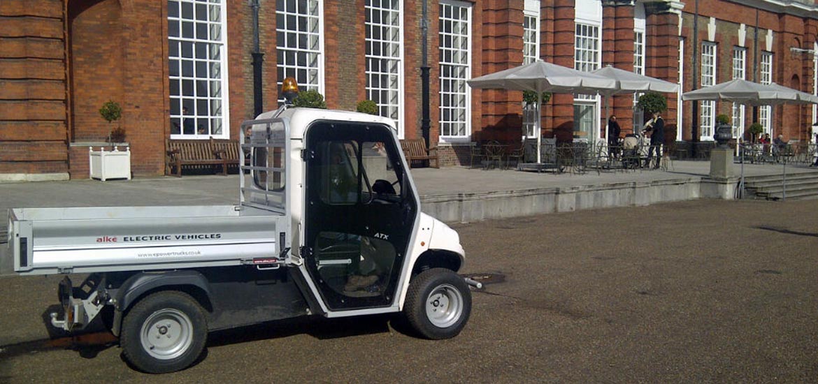Alkè Elektro-Nutzfahrzeuge im Königlichen Palast von Kensington in London, UK