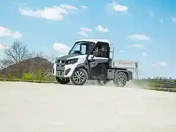 Die Unterschiede zwischen Dual Motor, AWD und 4WD