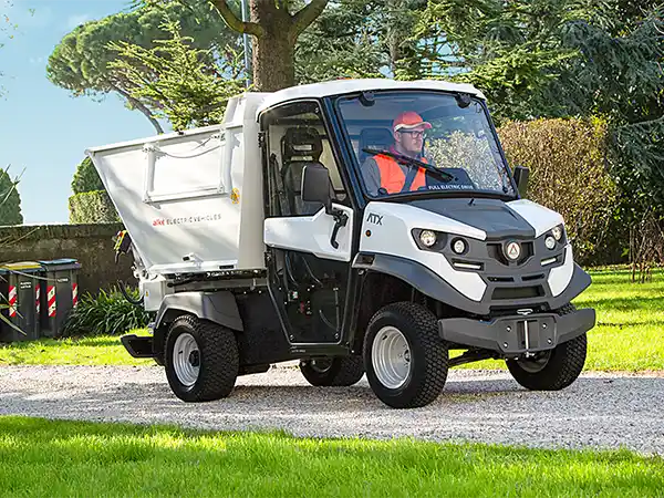 Müllabfuhr mit Elektrofahrzeugen Müllabfuhr mit Elektrofahrzeugen
