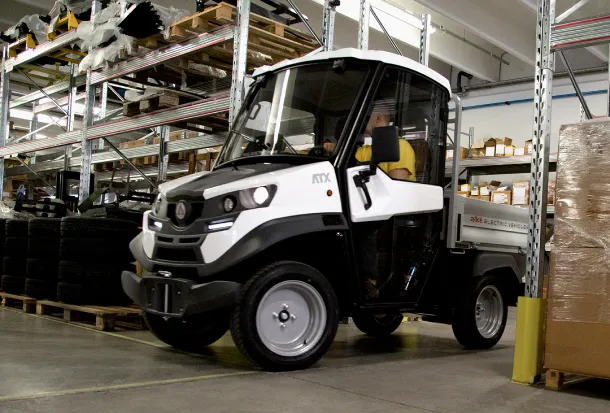 Kompaktes Elektrofahrzeug ATX3
