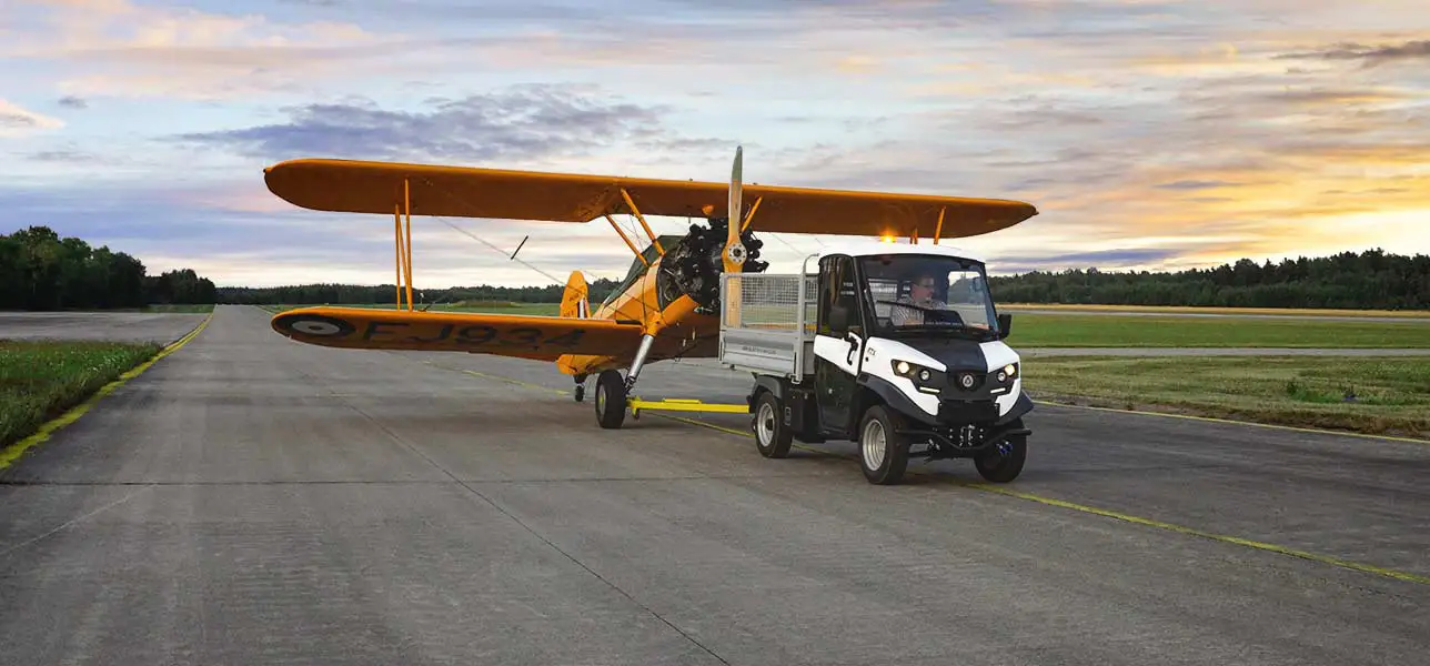 ATX series - electric vehicles for the transport and towing of items at airports