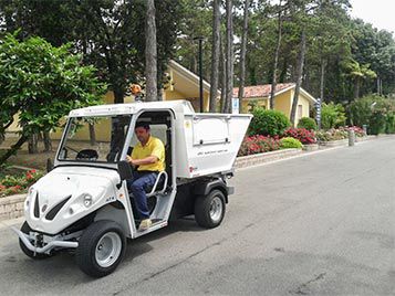 Electric waste collection vehicles