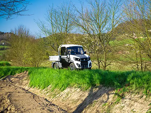 Electric agricultural tractors