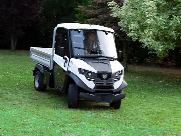 Golf vehicles Alke' - Electric utility golf car with high performance