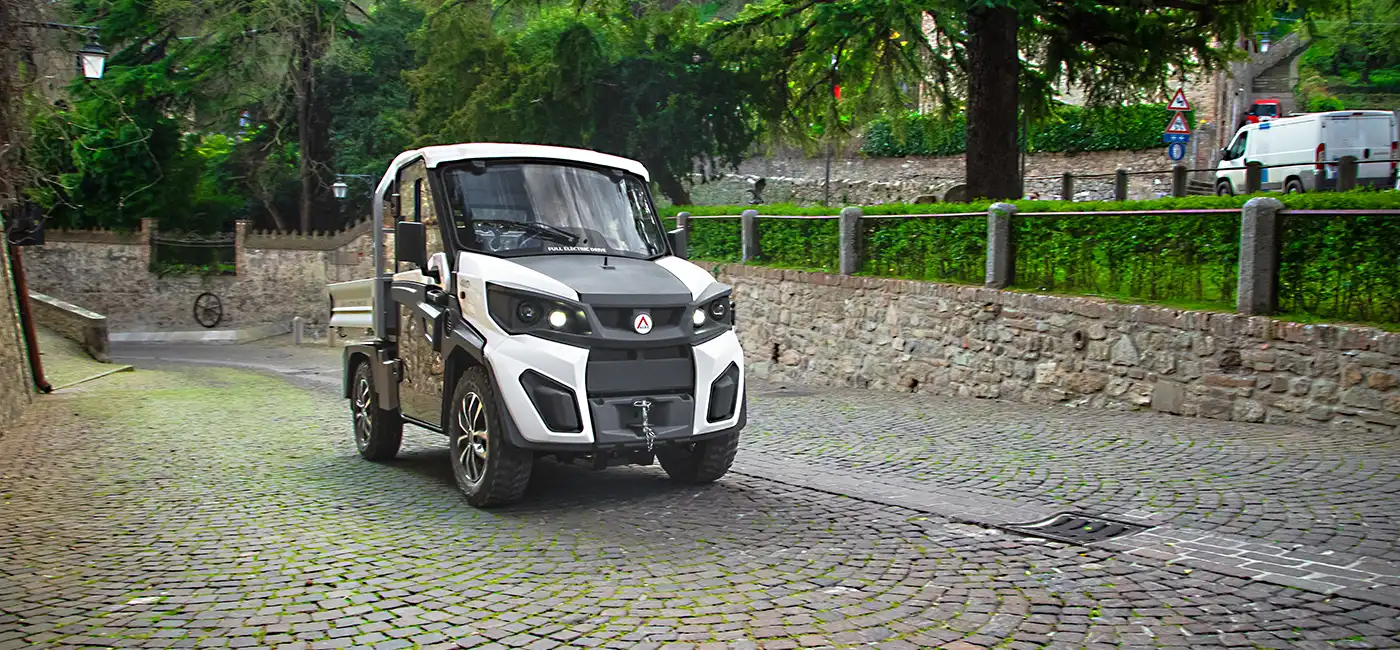 Mountain off-road electric vehicles for maintenance in mountain municipalities