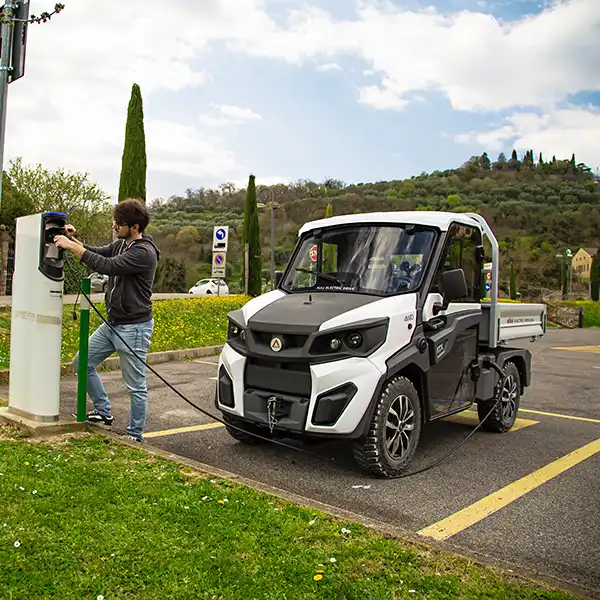 How much can you save with an electric vehicle? Calculate operating costs online | ALKE'