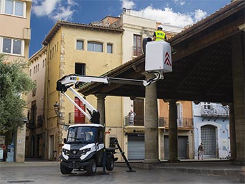 small electric truck with aerial platform