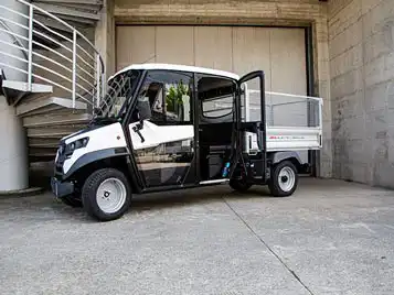 Double cab with steel mesh sides