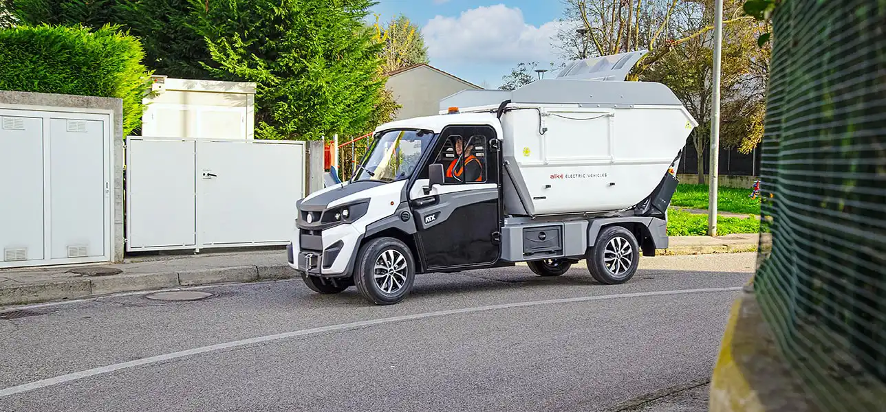 Eco-friendly waste collection vehicle